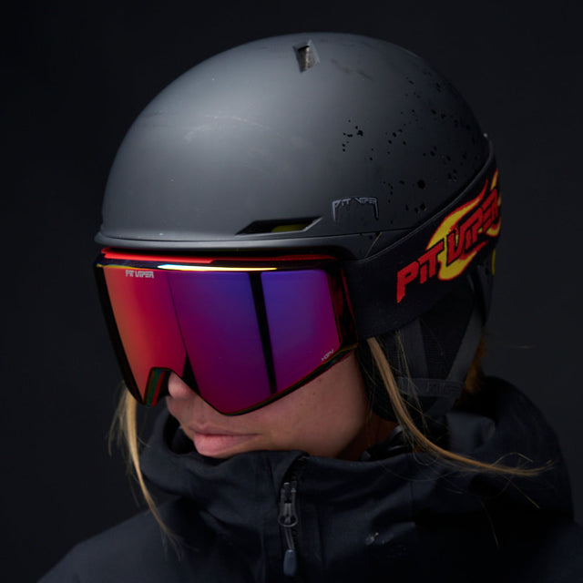  | photo_of_person.JPG | Studio view of The Combustion BN5000 Goggle